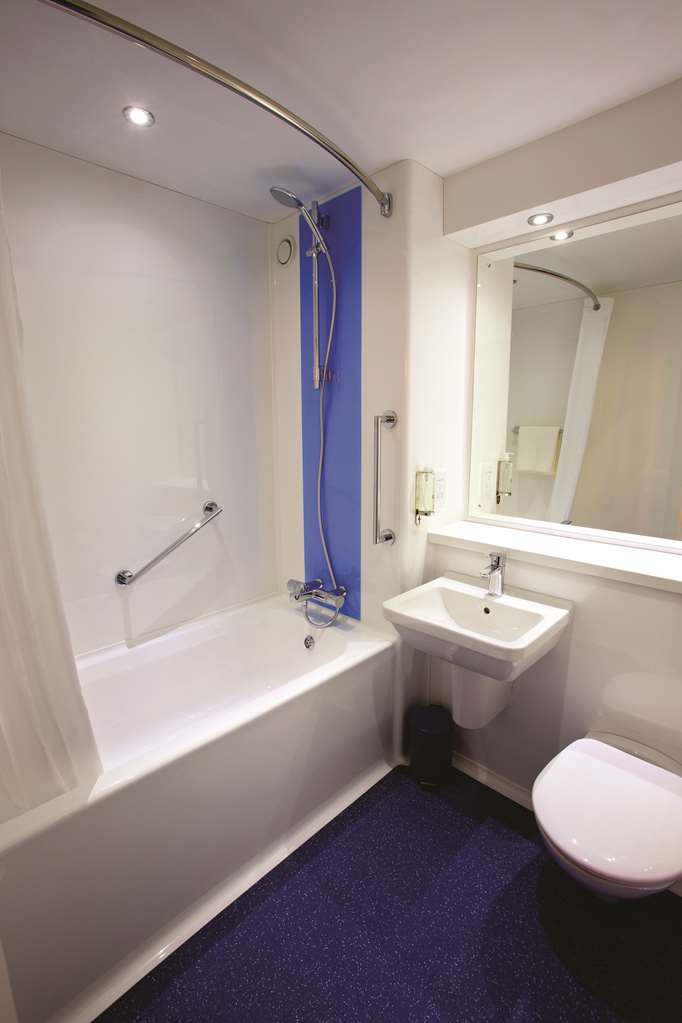 Travelodge York Hull Road الغرفة الصورة
